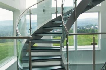 A Complete Guide to Glass Railing for Modern Spaces